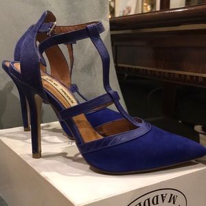 Steve Madden pointy royal blue shoes